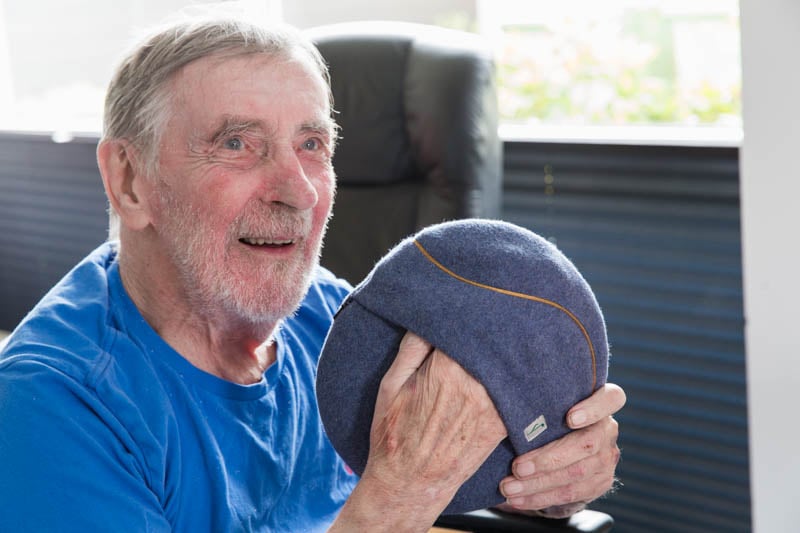 Man suffering from dementia with inmuRELAX in his hand-2