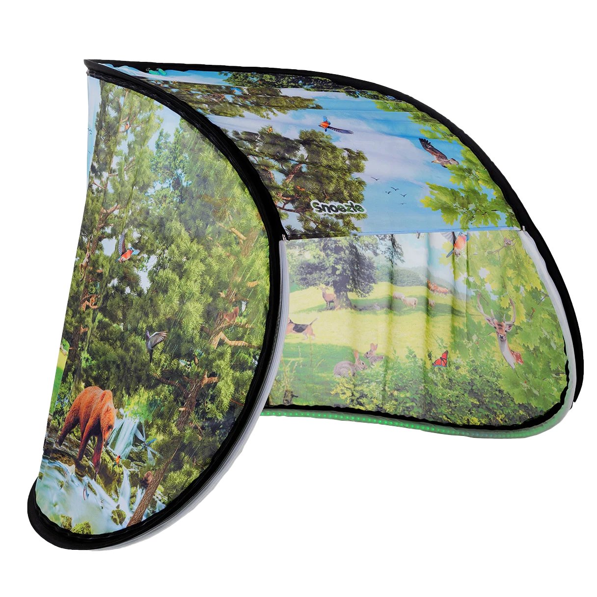 Snoezle teltduk med grønt skogmotiv og sollys mellom trærne.