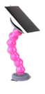 flexzi i fargen rosa, som holder en ipad.